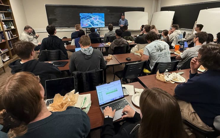 POET giving an industry talk to undergraduate students.